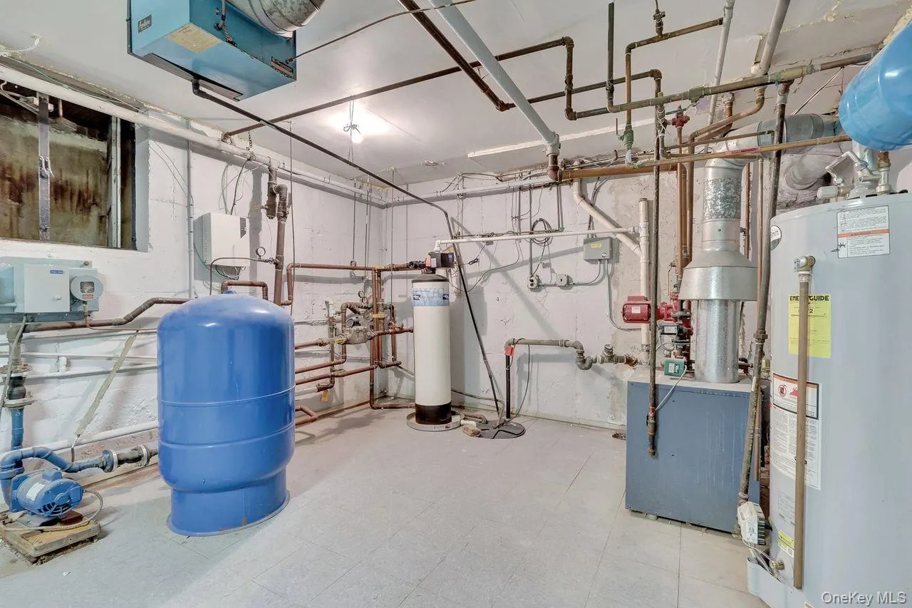 20050 Grand Central Parkway, New York, NY, 3 Bedrooms Bedrooms, 8 Rooms Rooms,3 BathroomsBathrooms,Residential,For Rent,Grand Central,0,1056279 20050 Grand Central Parkway, New York, NY, 3 Bedrooms Bedrooms, 8 Rooms Rooms,3 BathroomsBathrooms,Residential,For Rent,Grand Central,0,1056279