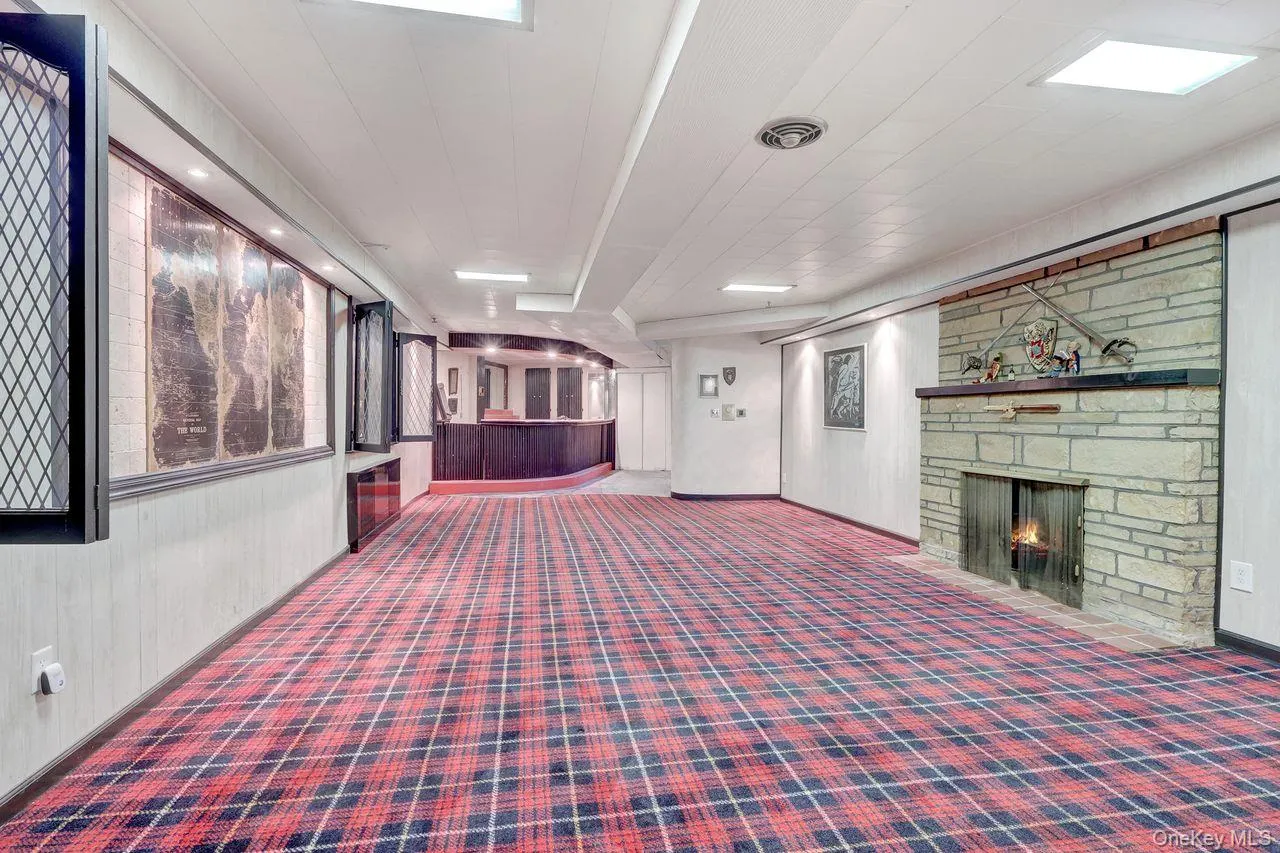 20050 Grand Central Parkway, New York, NY, 3 Bedrooms Bedrooms, 8 Rooms Rooms,3 BathroomsBathrooms,Residential,For Rent,Grand Central,0,1056279 20050 Grand Central Parkway, New York, NY, 3 Bedrooms Bedrooms, 8 Rooms Rooms,3 BathroomsBathrooms,Residential,For Rent,Grand Central,0,1056279