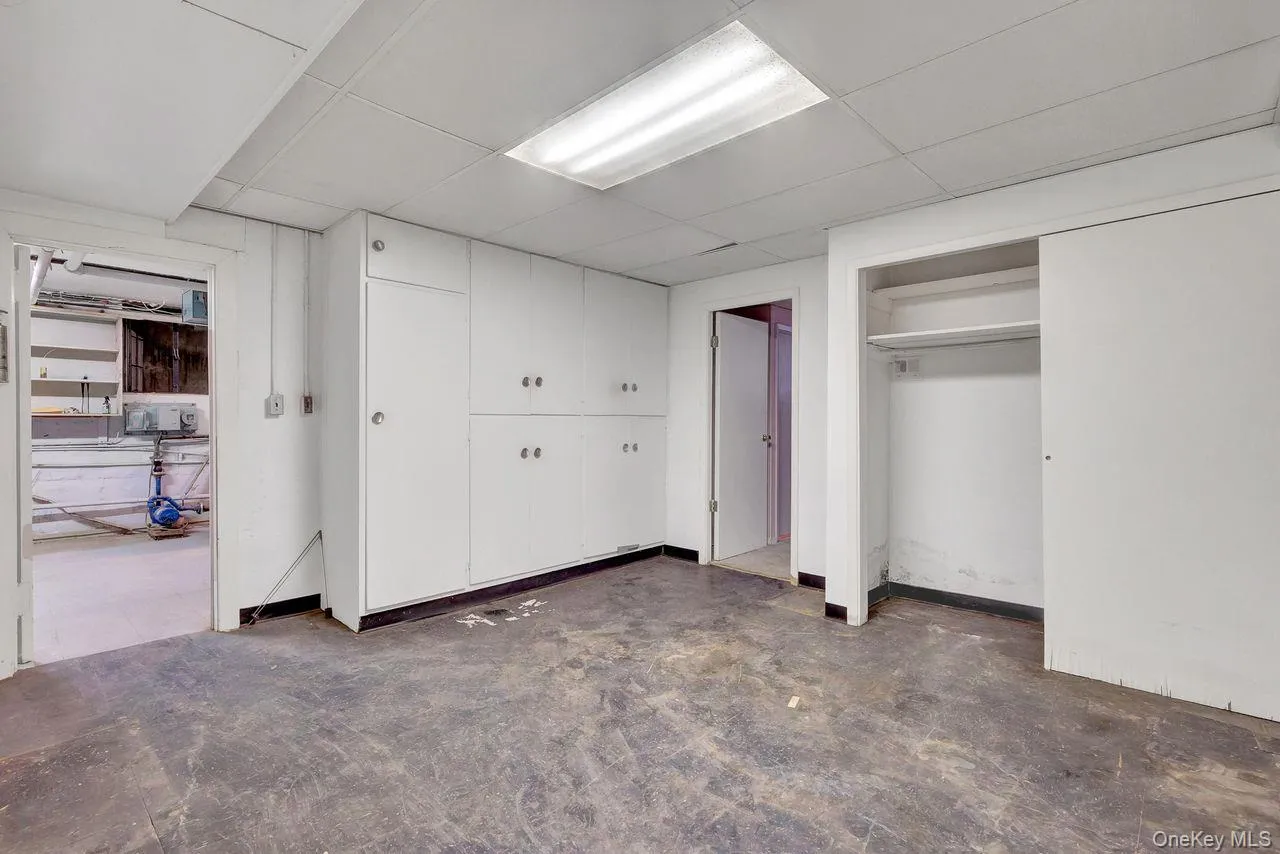 20050 Grand Central Parkway, New York, NY, 3 Bedrooms Bedrooms, 8 Rooms Rooms,3 BathroomsBathrooms,Residential,For Rent,Grand Central,0,1056279 20050 Grand Central Parkway, New York, NY, 3 Bedrooms Bedrooms, 8 Rooms Rooms,3 BathroomsBathrooms,Residential,For Rent,Grand Central,0,1056279