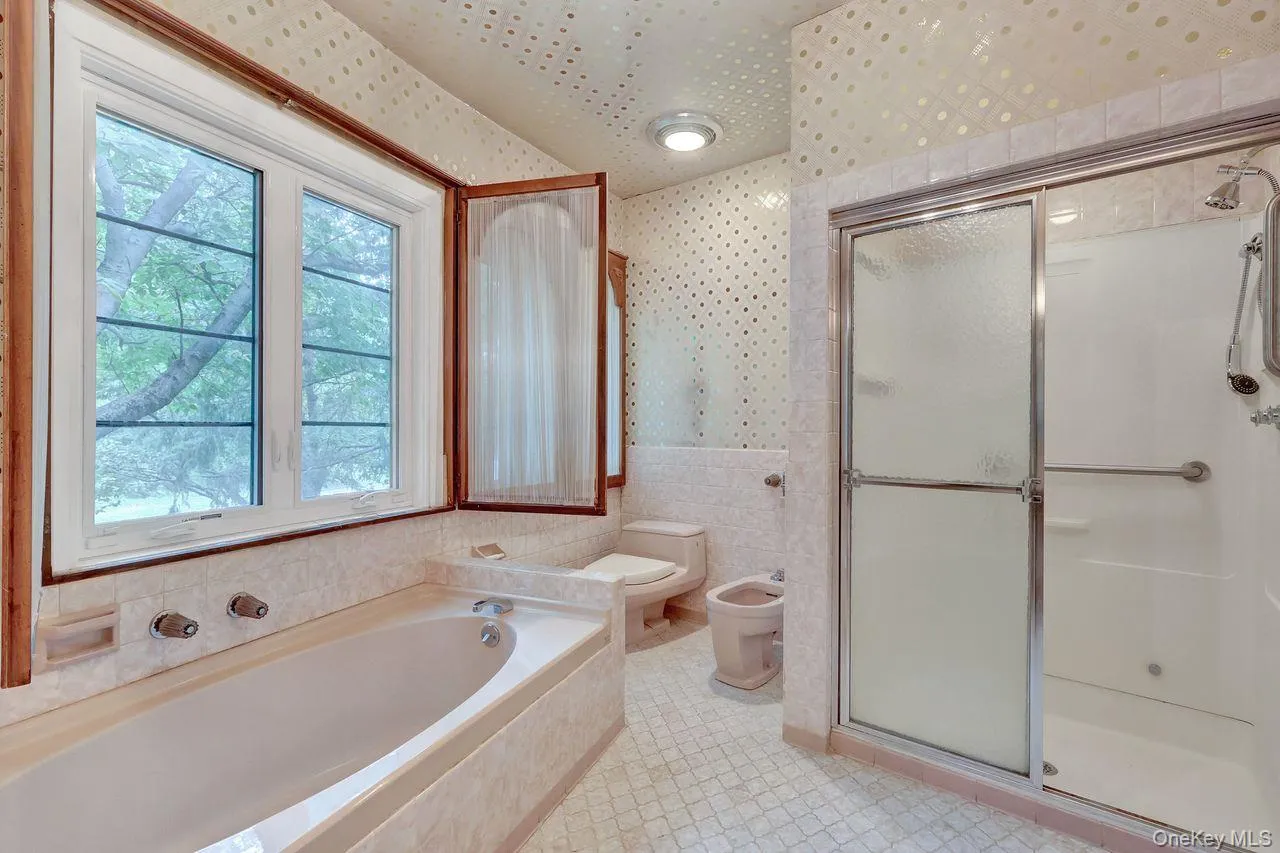 20050 Grand Central Parkway, New York, NY, 3 Bedrooms Bedrooms, 8 Rooms Rooms,3 BathroomsBathrooms,Residential,For Rent,Grand Central,0,1056279 20050 Grand Central Parkway, New York, NY, 3 Bedrooms Bedrooms, 8 Rooms Rooms,3 BathroomsBathrooms,Residential,For Rent,Grand Central,0,1056279