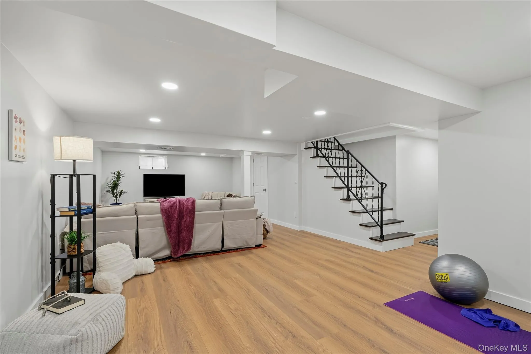 15 Breezy Knoll Drive, Newburgh (town), NY, 3 Bedrooms Bedrooms, 7 Rooms Rooms,1 BathroomBathrooms,Residential,For Rent,Breezy Knoll,0,1056280 15 Breezy Knoll Drive, Newburgh (town), NY, 3 Bedrooms Bedrooms, 7 Rooms Rooms,1 BathroomBathrooms,Residential,For Rent,Breezy Knoll,0,1056280