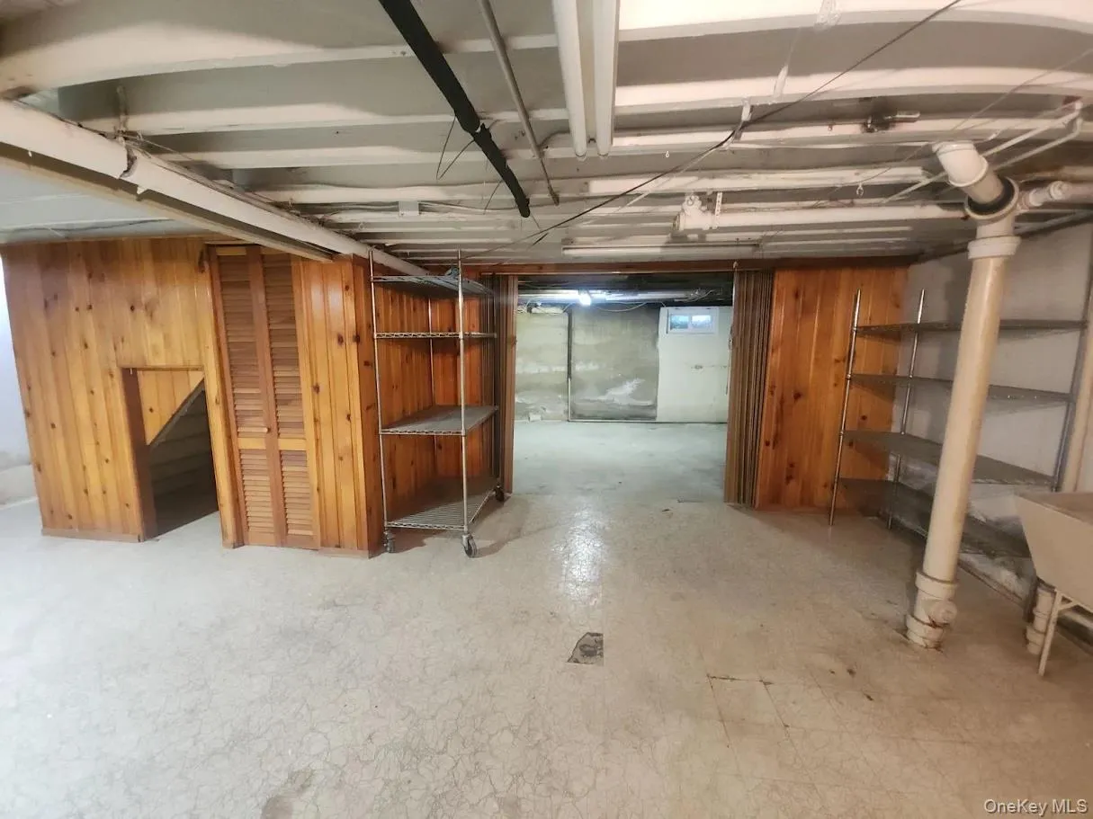 29 Emerson Court, North Hempstead, NY, 4 Bedrooms Bedrooms, 10 Rooms Rooms,2 BathroomsBathrooms,Residential,For Rent,Emerson,0,1056284 29 Emerson Court, North Hempstead, NY, 4 Bedrooms Bedrooms, 10 Rooms Rooms,2 BathroomsBathrooms,Residential,For Rent,Emerson,0,1056284