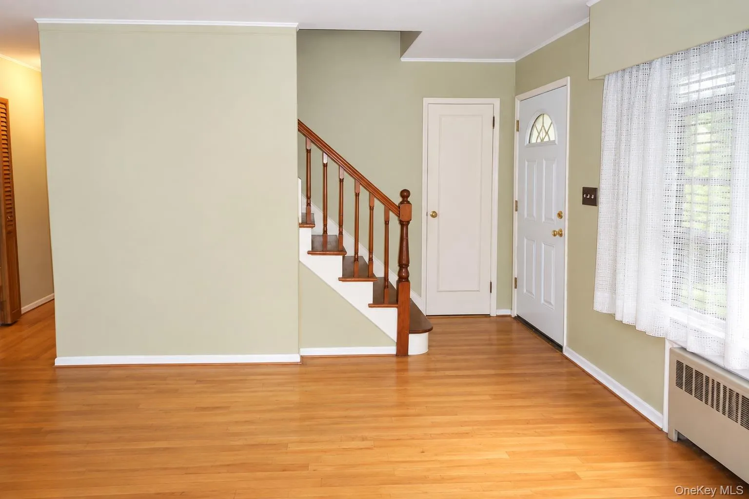 29 Emerson Court, North Hempstead, NY, 4 Bedrooms Bedrooms, 10 Rooms Rooms,2 BathroomsBathrooms,Residential,For Rent,Emerson,0,1056284 29 Emerson Court, North Hempstead, NY, 4 Bedrooms Bedrooms, 10 Rooms Rooms,2 BathroomsBathrooms,Residential,For Rent,Emerson,0,1056284