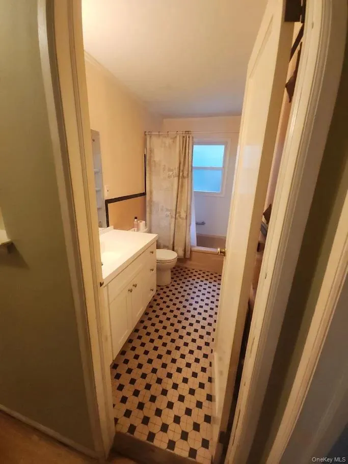 29 Emerson Court, North Hempstead, NY, 4 Bedrooms Bedrooms, 10 Rooms Rooms,2 BathroomsBathrooms,Residential,For Rent,Emerson,0,1056284 29 Emerson Court, North Hempstead, NY, 4 Bedrooms Bedrooms, 10 Rooms Rooms,2 BathroomsBathrooms,Residential,For Rent,Emerson,0,1056284