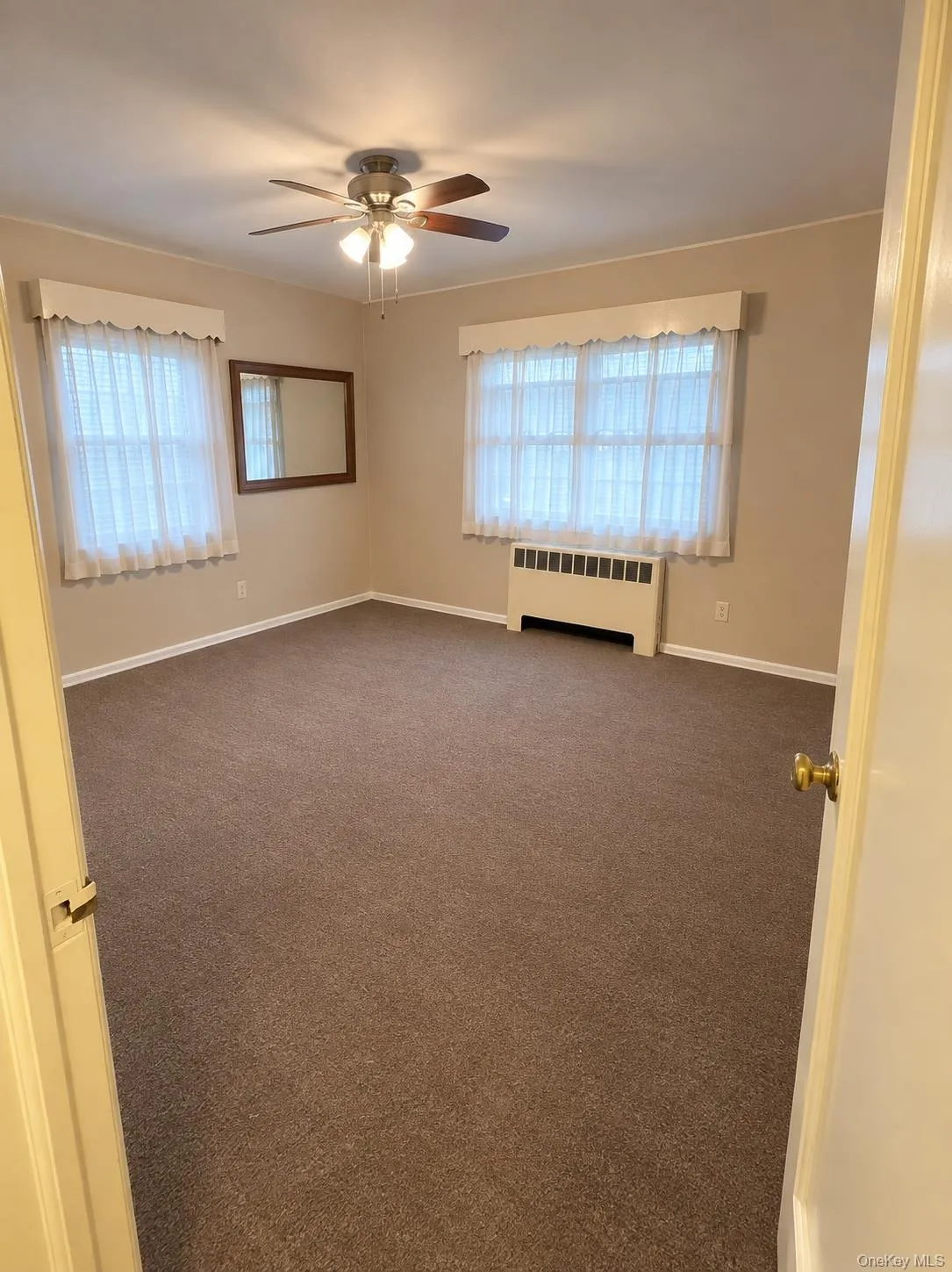 29 Emerson Court, North Hempstead, NY, 4 Bedrooms Bedrooms, 10 Rooms Rooms,2 BathroomsBathrooms,Residential,For Rent,Emerson,0,1056284 29 Emerson Court, North Hempstead, NY, 4 Bedrooms Bedrooms, 10 Rooms Rooms,2 BathroomsBathrooms,Residential,For Rent,Emerson,0,1056284