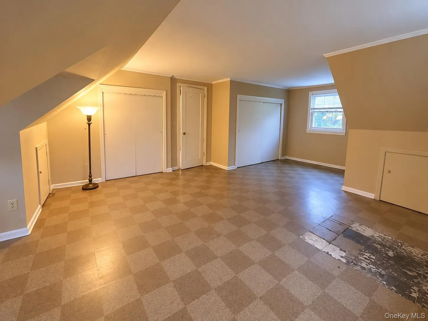 29 Emerson Court, North Hempstead, NY, 4 Bedrooms Bedrooms, 10 Rooms Rooms,2 BathroomsBathrooms,Residential,For Rent,Emerson,0,1056284 29 Emerson Court, North Hempstead, NY, 4 Bedrooms Bedrooms, 10 Rooms Rooms,2 BathroomsBathrooms,Residential,For Rent,Emerson,0,1056284