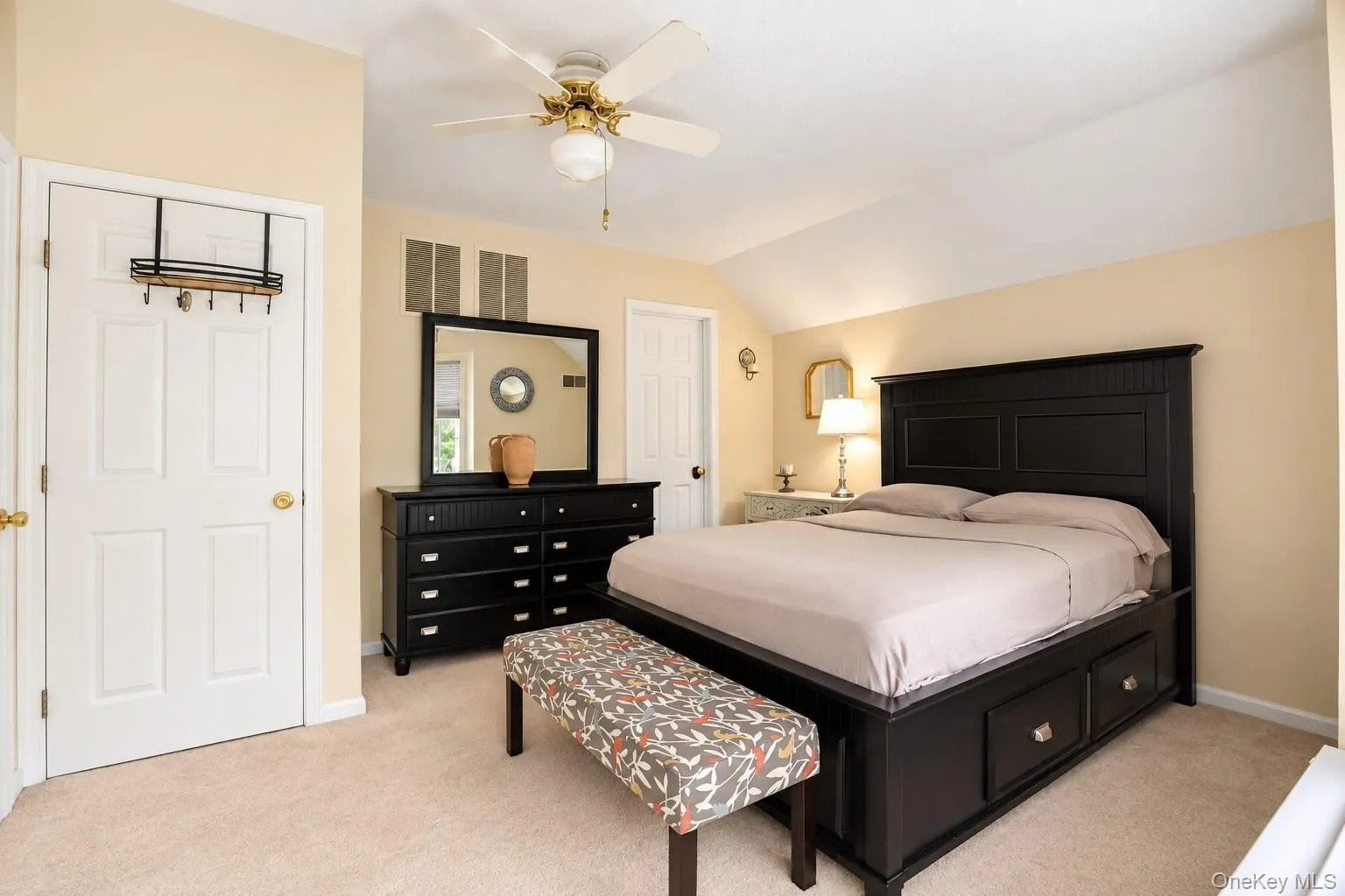 153 Treetop Circle, Clarkstown, NY, 2 Bedrooms Bedrooms, 4 Rooms Rooms,1 BathroomBathrooms,Residential,For Rent,Treetop,0,1056285 153 Treetop Circle, Clarkstown, NY, 2 Bedrooms Bedrooms, 4 Rooms Rooms,1 BathroomBathrooms,Residential,For Rent,Treetop,0,1056285