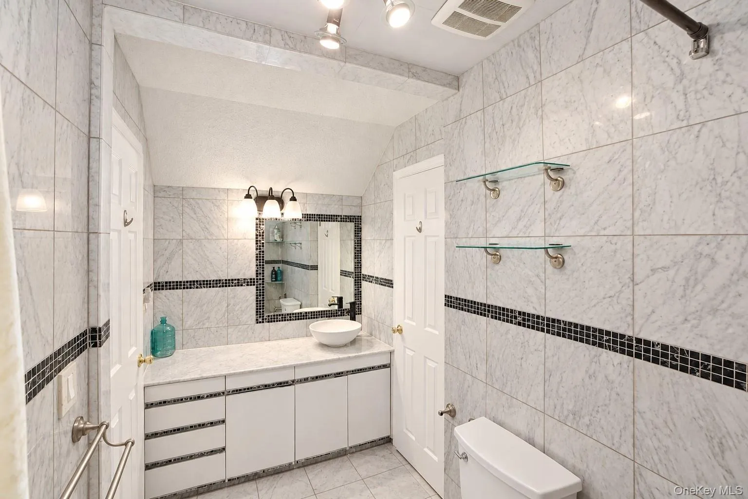 153 Treetop Circle, Clarkstown, NY, 2 Bedrooms Bedrooms, 4 Rooms Rooms,1 BathroomBathrooms,Residential,For Rent,Treetop,0,1056285 153 Treetop Circle, Clarkstown, NY, 2 Bedrooms Bedrooms, 4 Rooms Rooms,1 BathroomBathrooms,Residential,For Rent,Treetop,0,1056285