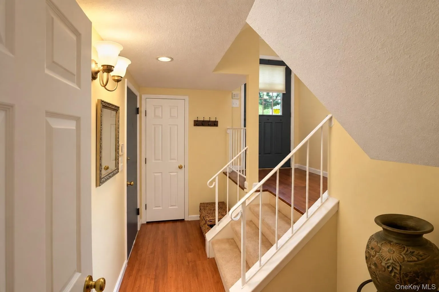 153 Treetop Circle, Clarkstown, NY, 2 Bedrooms Bedrooms, 4 Rooms Rooms,1 BathroomBathrooms,Residential,For Rent,Treetop,0,1056285 153 Treetop Circle, Clarkstown, NY, 2 Bedrooms Bedrooms, 4 Rooms Rooms,1 BathroomBathrooms,Residential,For Rent,Treetop,0,1056285