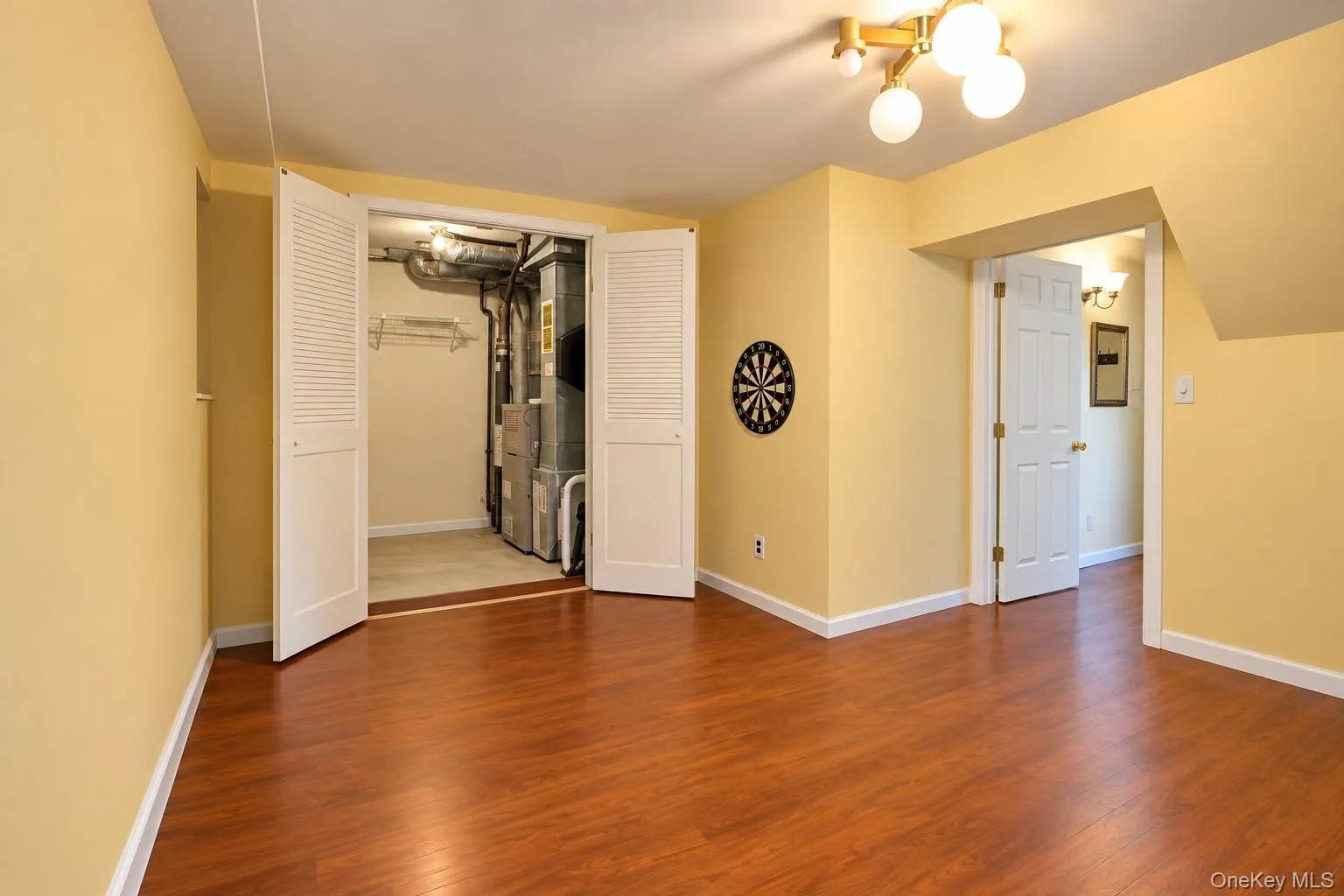 153 Treetop Circle, Clarkstown, NY, 2 Bedrooms Bedrooms, 4 Rooms Rooms,1 BathroomBathrooms,Residential,For Rent,Treetop,0,1056285 153 Treetop Circle, Clarkstown, NY, 2 Bedrooms Bedrooms, 4 Rooms Rooms,1 BathroomBathrooms,Residential,For Rent,Treetop,0,1056285