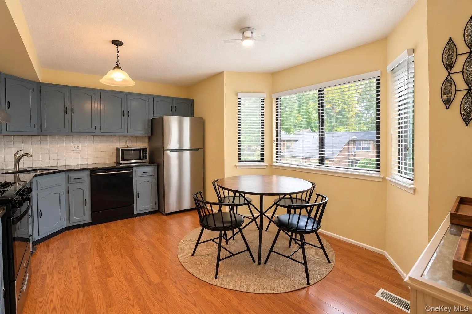 153 Treetop Circle, Clarkstown, NY, 2 Bedrooms Bedrooms, 4 Rooms Rooms,1 BathroomBathrooms,Residential,For Rent,Treetop,0,1056285 153 Treetop Circle, Clarkstown, NY, 2 Bedrooms Bedrooms, 4 Rooms Rooms,1 BathroomBathrooms,Residential,For Rent,Treetop,0,1056285