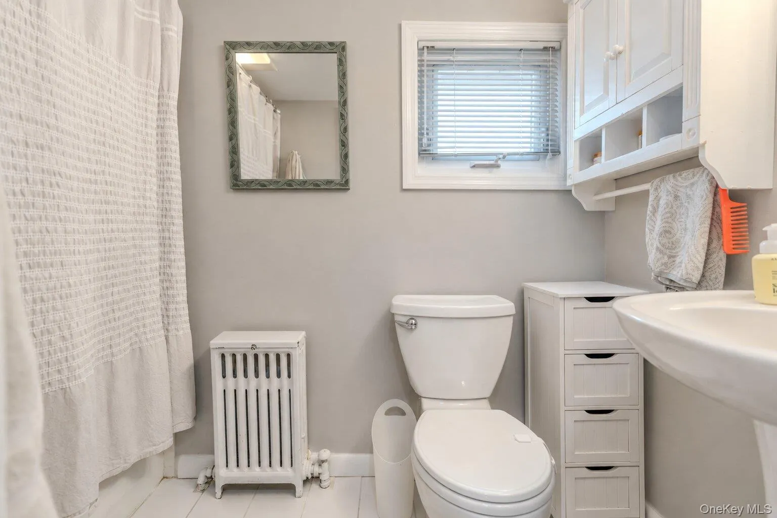 18 1st Avenue, Hempstead, NY, 3 Bedrooms Bedrooms, 9 Rooms Rooms,2 BathroomsBathrooms,Residential,For Rent,1st,0,1056288 18 1st Avenue, Hempstead, NY, 3 Bedrooms Bedrooms, 9 Rooms Rooms,2 BathroomsBathrooms,Residential,For Rent,1st,0,1056288