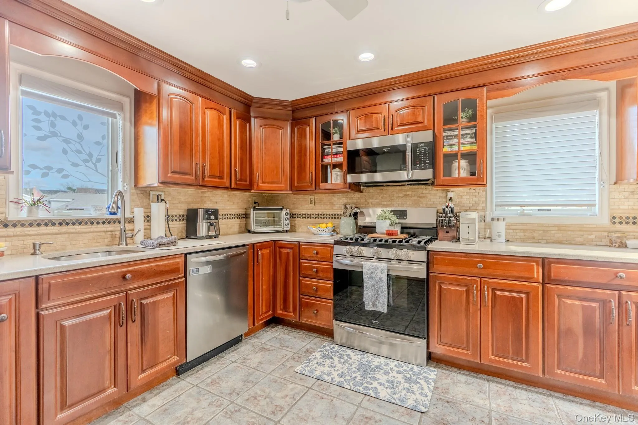 18 1st Avenue, Hempstead, NY, 3 Bedrooms Bedrooms, 9 Rooms Rooms,2 BathroomsBathrooms,Residential,For Rent,1st,0,1056288 18 1st Avenue, Hempstead, NY, 3 Bedrooms Bedrooms, 9 Rooms Rooms,2 BathroomsBathrooms,Residential,For Rent,1st,0,1056288