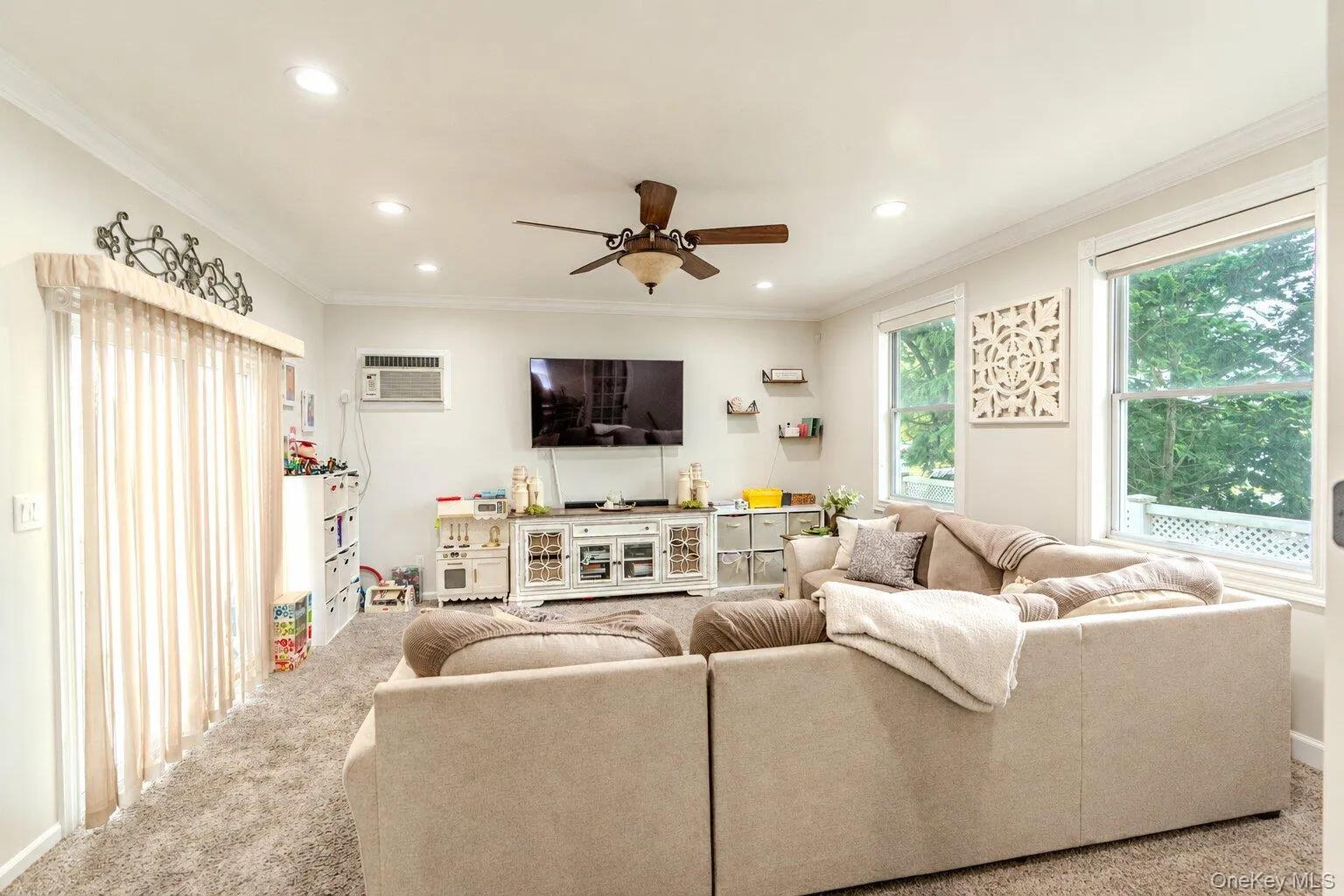 18 1st Avenue, Hempstead, NY, 3 Bedrooms Bedrooms, 9 Rooms Rooms,2 BathroomsBathrooms,Residential,For Rent,1st,0,1056288 18 1st Avenue, Hempstead, NY, 3 Bedrooms Bedrooms, 9 Rooms Rooms,2 BathroomsBathrooms,Residential,For Rent,1st,0,1056288