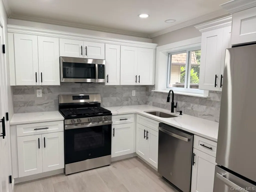 316 Feller Drive, Islip, NY, 3 Bedroom Bedrooms, 6 Room Rooms,1 BathroomBathrooms,Residential Lease,For Rent,Feller,0,1056291 316 Feller Drive, Islip, NY, 3 Bedroom Bedrooms, 6 Room Rooms,1 BathroomBathrooms,Residential Lease,For Rent,Feller,0,1056291
