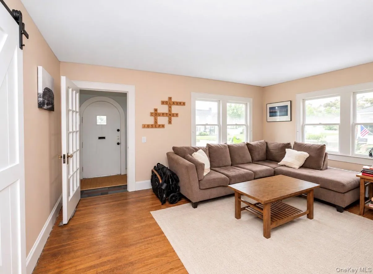 21 James Street, Islip, NY, 3 Bedrooms Bedrooms, 6 Rooms Rooms,2 BathroomsBathrooms,Residential,For Rent,James,0,1056302 21 James Street, Islip, NY, 3 Bedrooms Bedrooms, 6 Rooms Rooms,2 BathroomsBathrooms,Residential,For Rent,James,0,1056302