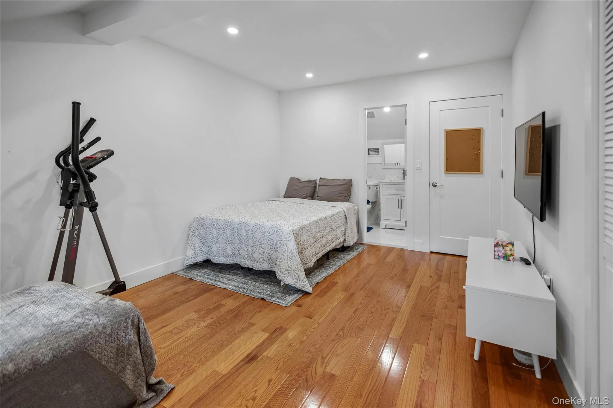 271 Signs Road, New York, NY, 3 Bedrooms Bedrooms, 9 Rooms Rooms,2 BathroomsBathrooms,Residential,For Rent,Signs,0,1056303 271 Signs Road, New York, NY, 3 Bedrooms Bedrooms, 9 Rooms Rooms,2 BathroomsBathrooms,Residential,For Rent,Signs,0,1056303