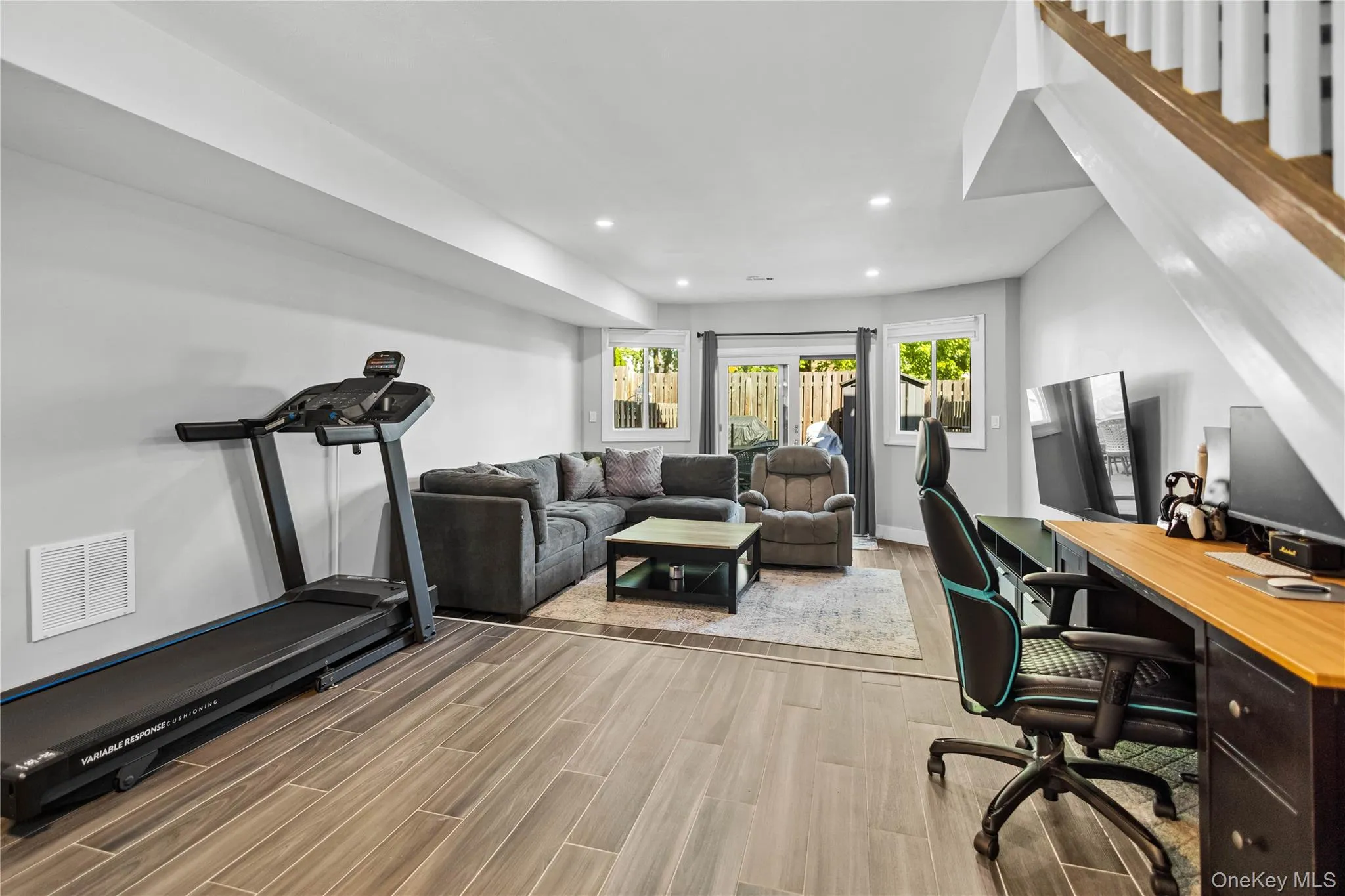 271 Signs Road, New York, NY, 3 Bedrooms Bedrooms, 9 Rooms Rooms,2 BathroomsBathrooms,Residential,For Rent,Signs,0,1056303 271 Signs Road, New York, NY, 3 Bedrooms Bedrooms, 9 Rooms Rooms,2 BathroomsBathrooms,Residential,For Rent,Signs,0,1056303