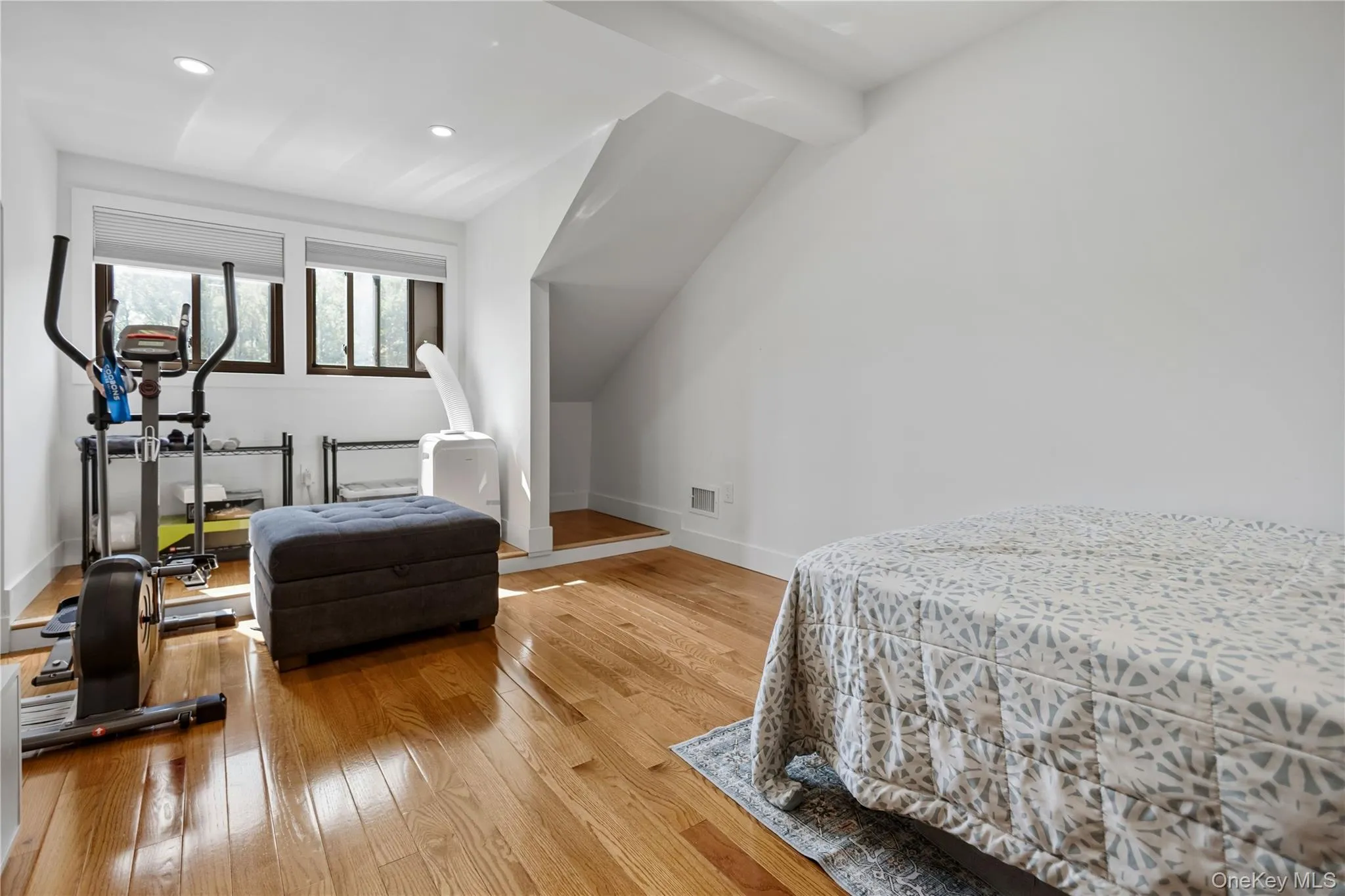 271 Signs Road, New York, NY, 3 Bedrooms Bedrooms, 9 Rooms Rooms,2 BathroomsBathrooms,Residential,For Rent,Signs,0,1056303 271 Signs Road, New York, NY, 3 Bedrooms Bedrooms, 9 Rooms Rooms,2 BathroomsBathrooms,Residential,For Rent,Signs,0,1056303