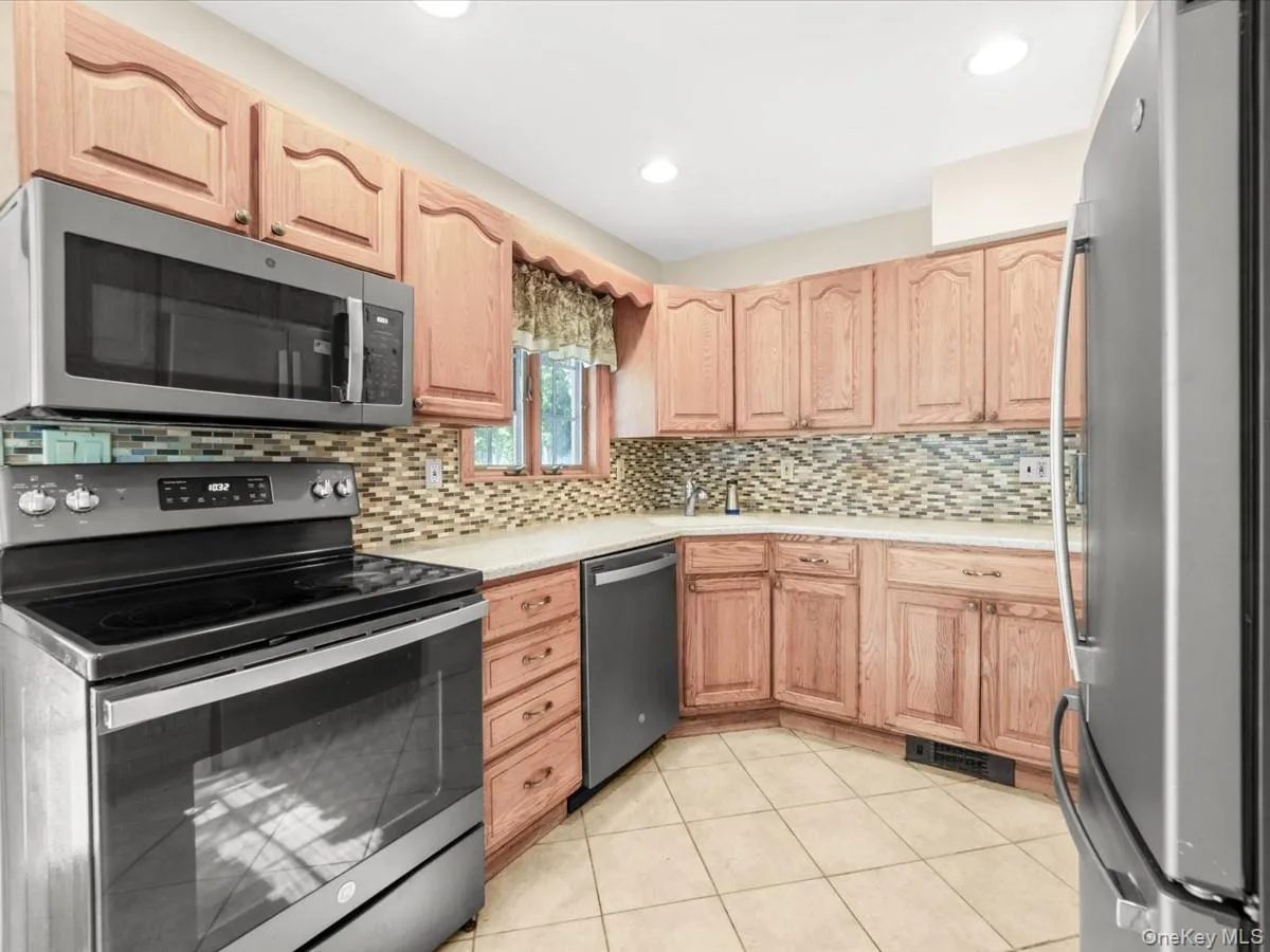 937 Mirabelle Avenue, Hempstead, NY, 4 Bedrooms Bedrooms, 8 Rooms Rooms,1 BathroomBathrooms,Residential,For Rent,Mirabelle,0,1056308 937 Mirabelle Avenue, Hempstead, NY, 4 Bedrooms Bedrooms, 8 Rooms Rooms,1 BathroomBathrooms,Residential,For Rent,Mirabelle,0,1056308