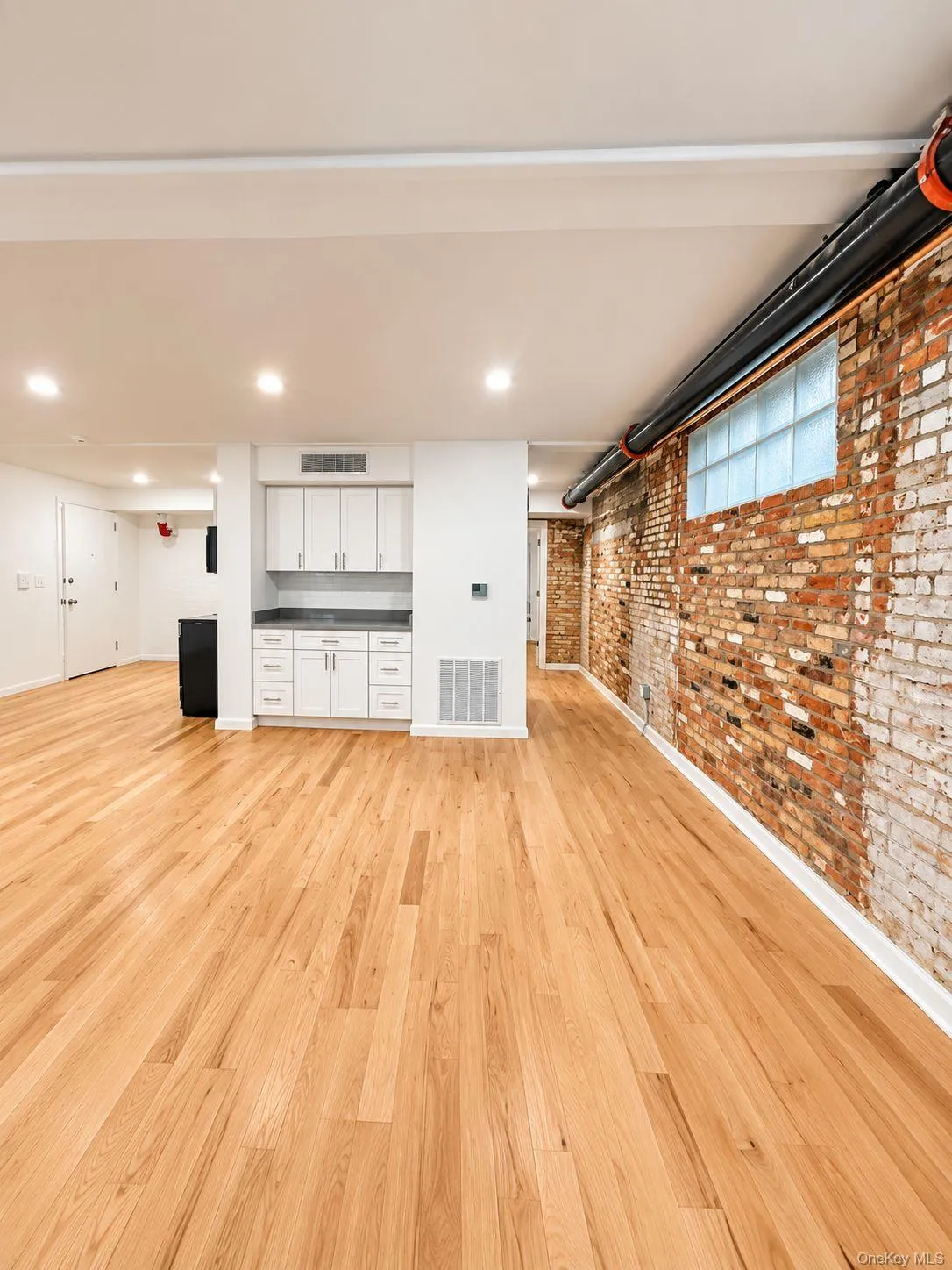 155 S River St, Troy, NY, 1 Bedroom Bedrooms, 4 Room Rooms,1 BathroomBathrooms,Residential Lease,For Rent,S River St,0,1056309 155 S River St, Troy, NY, 1 Bedroom Bedrooms, 4 Room Rooms,1 BathroomBathrooms,Residential Lease,For Rent,S River St,0,1056309