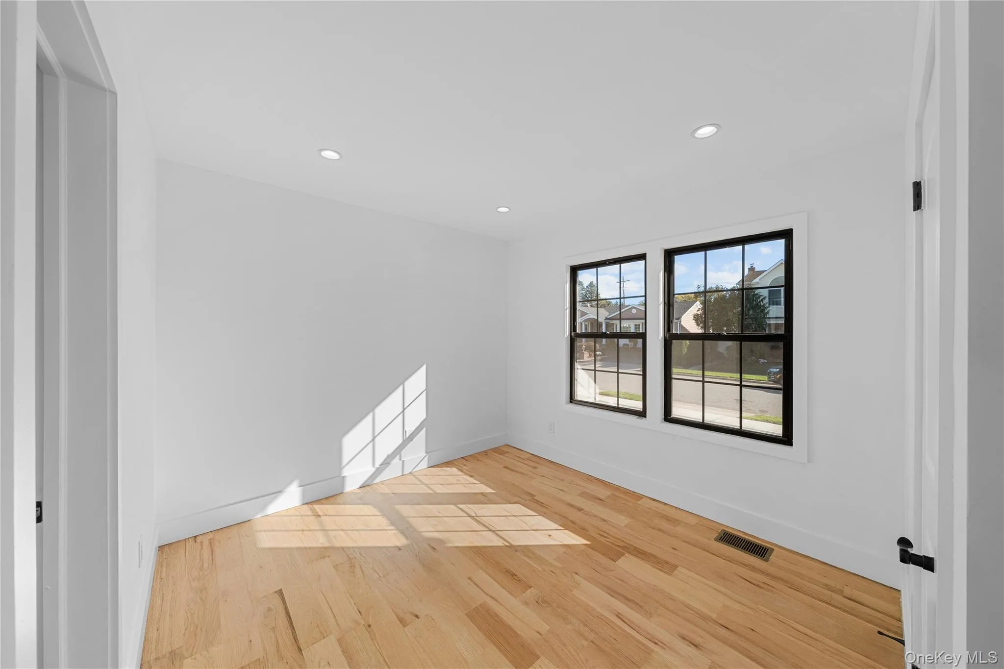 29 Melanie Lane, Oyster Bay, NY, 4 Bedrooms Bedrooms, 12 Rooms Rooms,4 BathroomsBathrooms,Residential,For Rent,Melanie,0,1056312 29 Melanie Lane, Oyster Bay, NY, 4 Bedrooms Bedrooms, 12 Rooms Rooms,4 BathroomsBathrooms,Residential,For Rent,Melanie,0,1056312