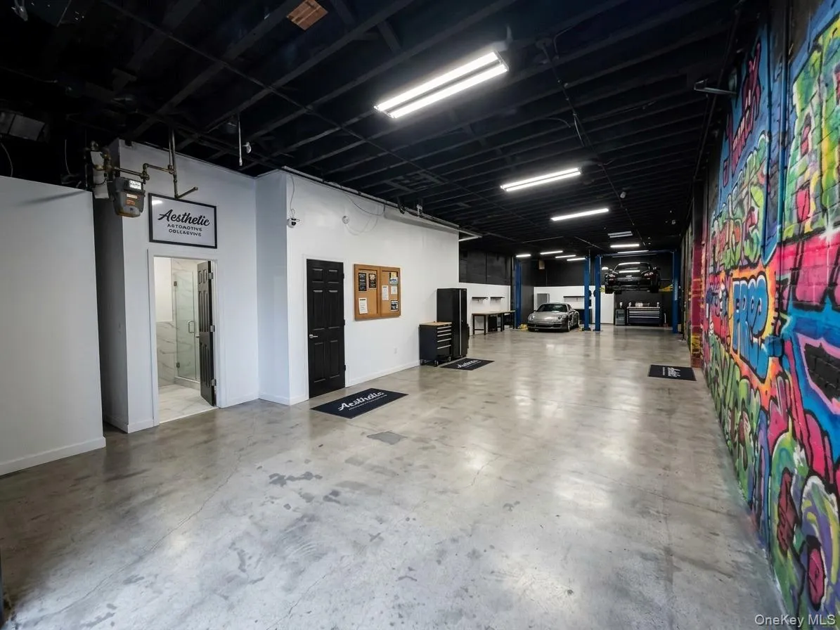 1351 Commonwealth Avenue, New York, NY, ,Commercial Lease,For Rent,Commonwealth,0,1056319 1351 Commonwealth Avenue, New York, NY, ,Commercial Lease,For Rent,Commonwealth,0,1056319
