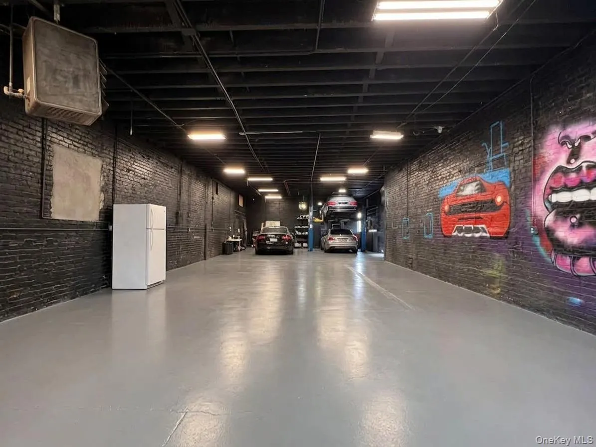 1351 Commonwealth Avenue, New York, NY, ,Commercial Lease,For Rent,Commonwealth,0,1056319 1351 Commonwealth Avenue, New York, NY, ,Commercial Lease,For Rent,Commonwealth,0,1056319