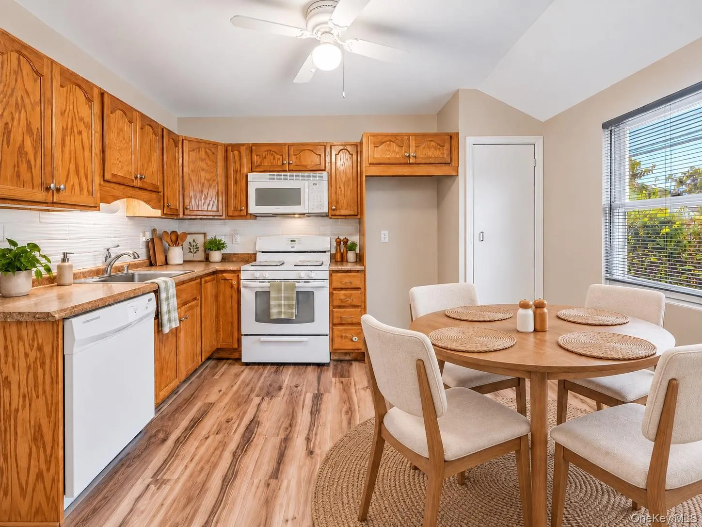 66 Ontario Street, Brookhaven, NY, 3 Bedrooms Bedrooms, 7 Rooms Rooms,2 BathroomsBathrooms,Residential,For Rent,Ontario,0,1056320 66 Ontario Street, Brookhaven, NY, 3 Bedrooms Bedrooms, 7 Rooms Rooms,2 BathroomsBathrooms,Residential,For Rent,Ontario,0,1056320