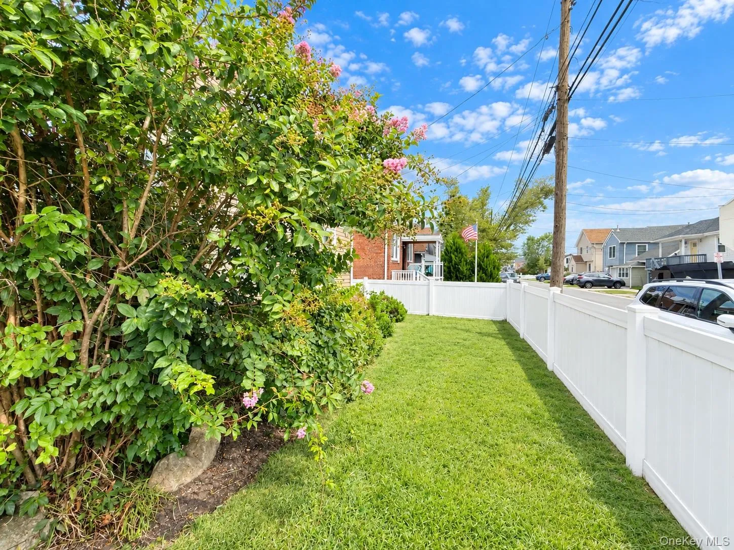 Wrap Around Fenced Yard Space Wrap Around Fenced Yard Space