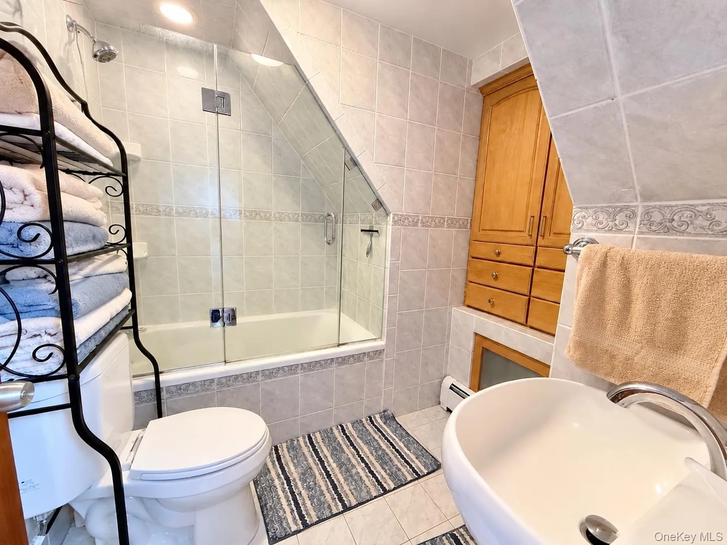 88 West Boulevard, Hempstead, NY, 2 Bedroom Bedrooms, 5 Room Rooms,1 BathroomBathrooms,Residential Lease,For Rent,West,0,1056327 88 West Boulevard, Hempstead, NY, 2 Bedroom Bedrooms, 5 Room Rooms,1 BathroomBathrooms,Residential Lease,For Rent,West,0,1056327