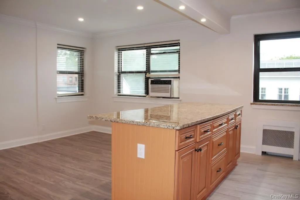 61 White Oak, New Rochelle, NY, 3 Bedrooms Bedrooms, 6 Rooms Rooms,1 BathroomBathrooms,Residential,For Rent,White Oak,0,1056338 61 White Oak, New Rochelle, NY, 3 Bedrooms Bedrooms, 6 Rooms Rooms,1 BathroomBathrooms,Residential,For Rent,White Oak,0,1056338