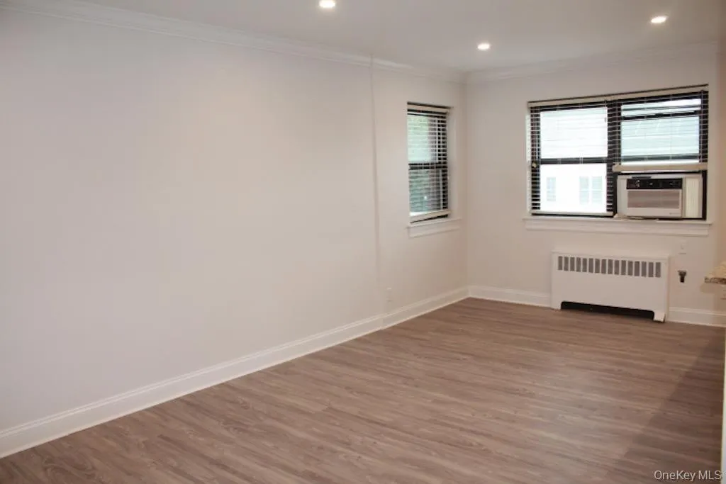 61 White Oak, New Rochelle, NY, 3 Bedrooms Bedrooms, 6 Rooms Rooms,1 BathroomBathrooms,Residential,For Rent,White Oak,0,1056338 61 White Oak, New Rochelle, NY, 3 Bedrooms Bedrooms, 6 Rooms Rooms,1 BathroomBathrooms,Residential,For Rent,White Oak,0,1056338