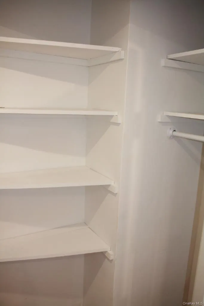 61 White Oak, New Rochelle, NY, 3 Bedrooms Bedrooms, 6 Rooms Rooms,1 BathroomBathrooms,Residential,For Rent,White Oak,0,1056338 61 White Oak, New Rochelle, NY, 3 Bedrooms Bedrooms, 6 Rooms Rooms,1 BathroomBathrooms,Residential,For Rent,White Oak,0,1056338
