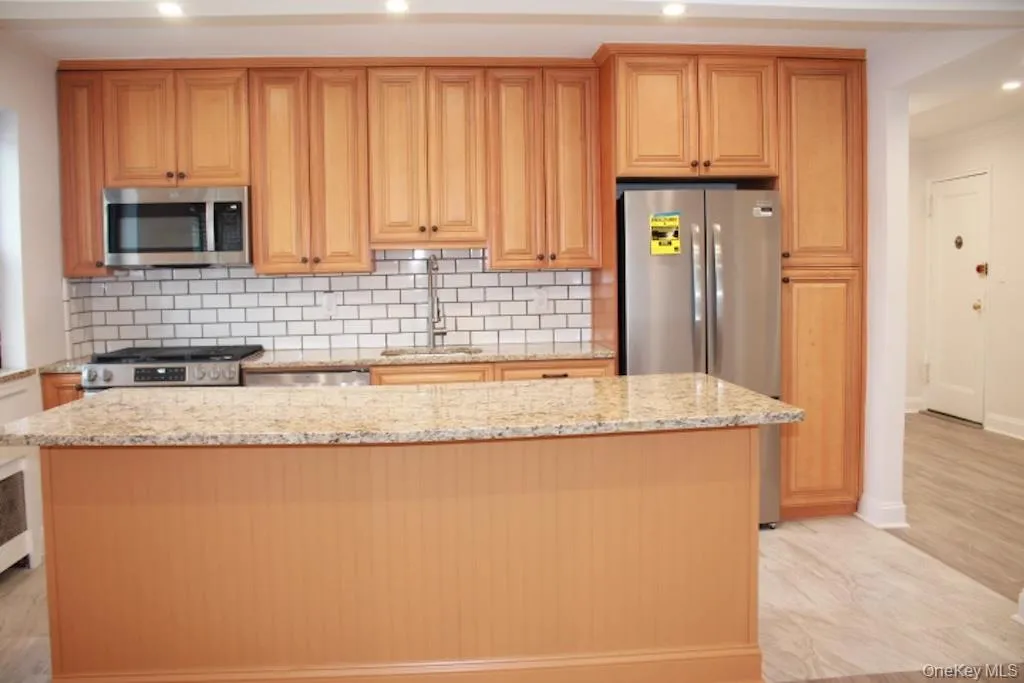 61 White Oak, New Rochelle, NY, 3 Bedrooms Bedrooms, 6 Rooms Rooms,1 BathroomBathrooms,Residential,For Rent,White Oak,0,1056338 61 White Oak, New Rochelle, NY, 3 Bedrooms Bedrooms, 6 Rooms Rooms,1 BathroomBathrooms,Residential,For Rent,White Oak,0,1056338