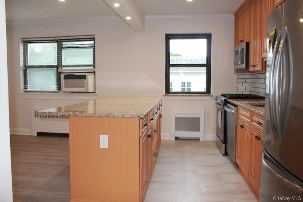 61 White Oak, New Rochelle, NY, 3 Bedrooms Bedrooms, 6 Rooms Rooms,1 BathroomBathrooms,Residential,For Rent,White Oak,0,1056338 61 White Oak, New Rochelle, NY, 3 Bedrooms Bedrooms, 6 Rooms Rooms,1 BathroomBathrooms,Residential,For Rent,White Oak,0,1056338
