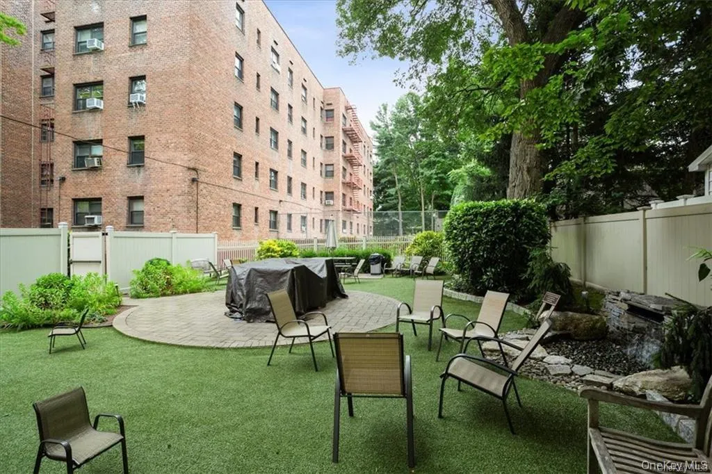 61 White Oak, New Rochelle, NY, 3 Bedrooms Bedrooms, 6 Rooms Rooms,1 BathroomBathrooms,Residential,For Rent,White Oak,0,1056338 61 White Oak, New Rochelle, NY, 3 Bedrooms Bedrooms, 6 Rooms Rooms,1 BathroomBathrooms,Residential,For Rent,White Oak,0,1056338