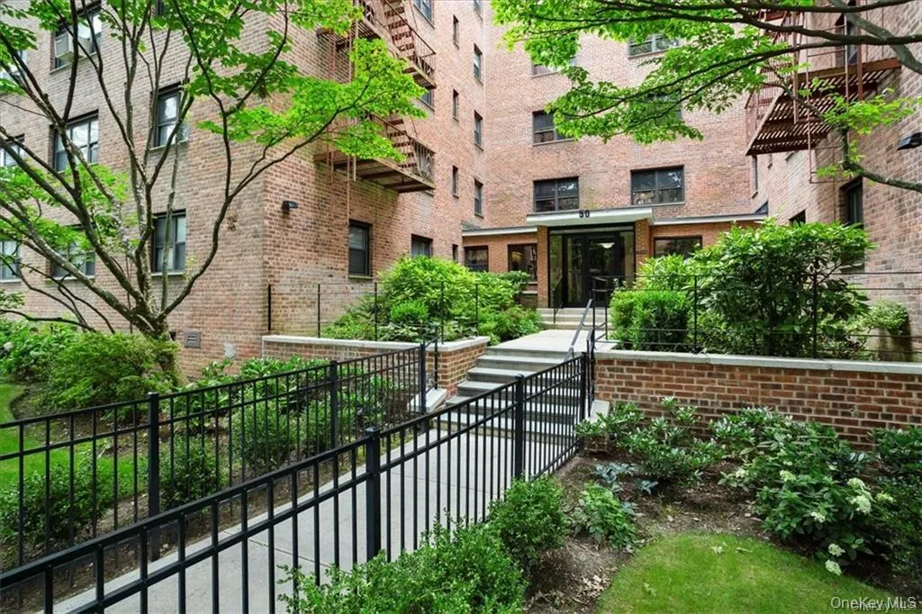 61 White Oak, New Rochelle, NY, 3 Bedrooms Bedrooms, 6 Rooms Rooms,1 BathroomBathrooms,Residential,For Rent,White Oak,0,1056338 61 White Oak, New Rochelle, NY, 3 Bedrooms Bedrooms, 6 Rooms Rooms,1 BathroomBathrooms,Residential,For Rent,White Oak,0,1056338