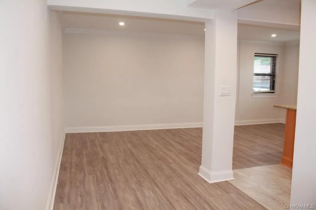 61 White Oak, New Rochelle, NY, 3 Bedrooms Bedrooms, 6 Rooms Rooms,1 BathroomBathrooms,Residential,For Rent,White Oak,0,1056338 61 White Oak, New Rochelle, NY, 3 Bedrooms Bedrooms, 6 Rooms Rooms,1 BathroomBathrooms,Residential,For Rent,White Oak,0,1056338