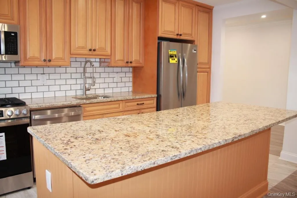 61 White Oak, New Rochelle, NY, 3 Bedrooms Bedrooms, 6 Rooms Rooms,1 BathroomBathrooms,Residential,For Rent,White Oak,0,1056338 61 White Oak, New Rochelle, NY, 3 Bedrooms Bedrooms, 6 Rooms Rooms,1 BathroomBathrooms,Residential,For Rent,White Oak,0,1056338