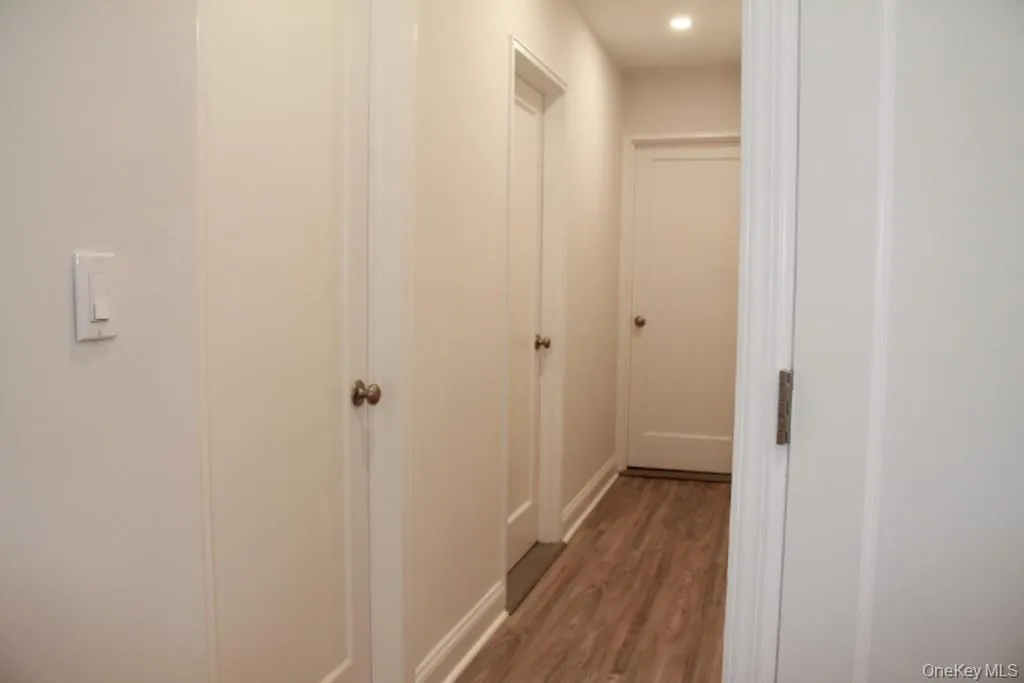 61 White Oak, New Rochelle, NY, 3 Bedrooms Bedrooms, 6 Rooms Rooms,1 BathroomBathrooms,Residential,For Rent,White Oak,0,1056338 61 White Oak, New Rochelle, NY, 3 Bedrooms Bedrooms, 6 Rooms Rooms,1 BathroomBathrooms,Residential,For Rent,White Oak,0,1056338