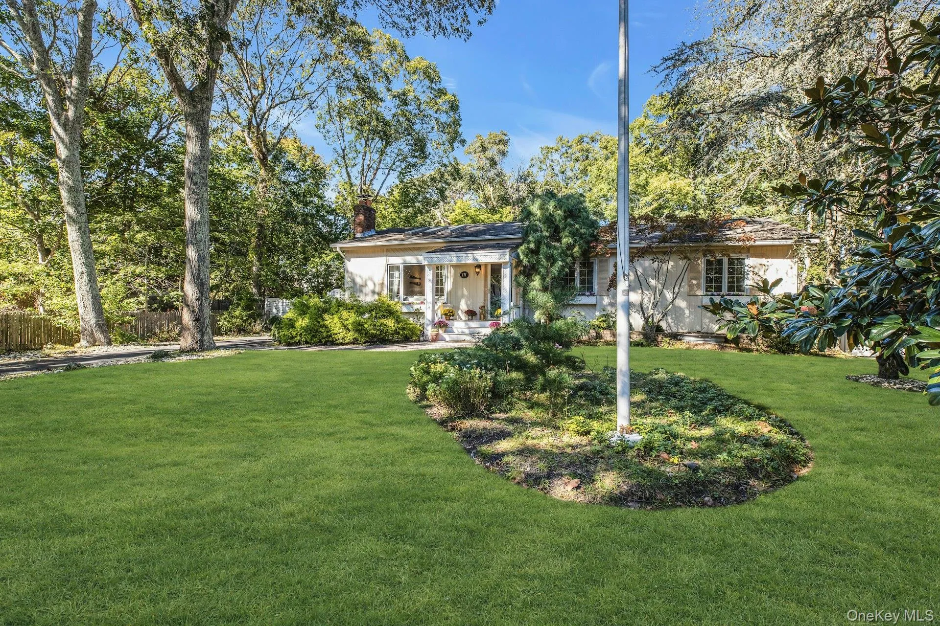 111 Bay Avenue, Southampton, NY, 3 Bedrooms Bedrooms, 6 Rooms Rooms,2 BathroomsBathrooms,Residential,For Rent,Bay,0,1056359 111 Bay Avenue, Southampton, NY, 3 Bedrooms Bedrooms, 6 Rooms Rooms,2 BathroomsBathrooms,Residential,For Rent,Bay,0,1056359