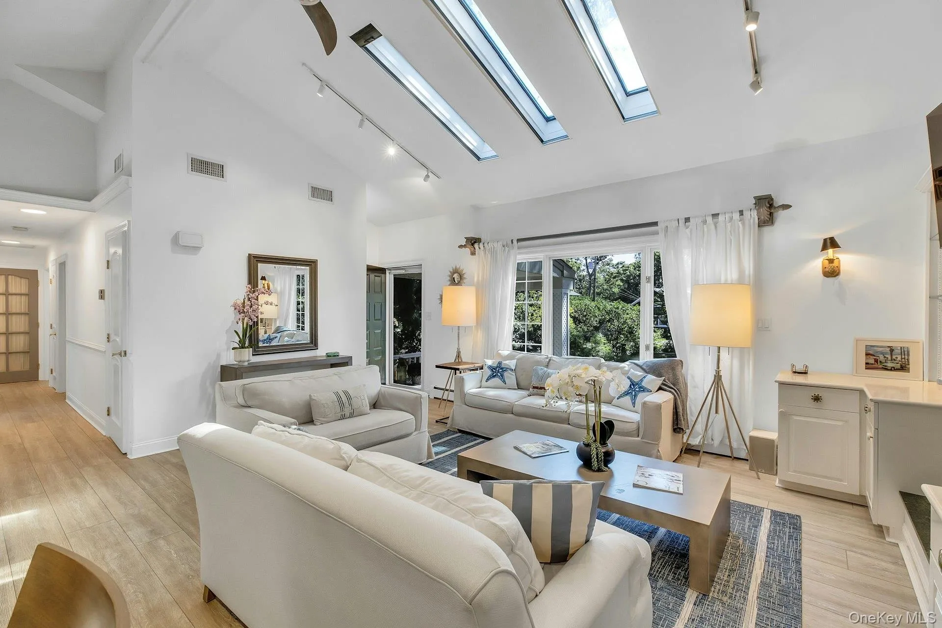 111 Bay Avenue, Southampton, NY, 3 Bedrooms Bedrooms, 6 Rooms Rooms,2 BathroomsBathrooms,Residential,For Rent,Bay,0,1056359 111 Bay Avenue, Southampton, NY, 3 Bedrooms Bedrooms, 6 Rooms Rooms,2 BathroomsBathrooms,Residential,For Rent,Bay,0,1056359