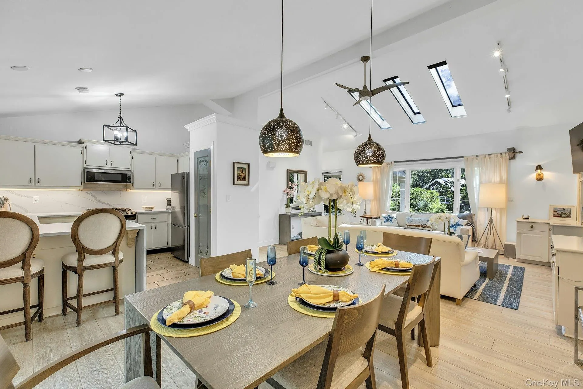 111 Bay Avenue, Southampton, NY, 3 Bedrooms Bedrooms, 6 Rooms Rooms,2 BathroomsBathrooms,Residential,For Rent,Bay,0,1056359 111 Bay Avenue, Southampton, NY, 3 Bedrooms Bedrooms, 6 Rooms Rooms,2 BathroomsBathrooms,Residential,For Rent,Bay,0,1056359