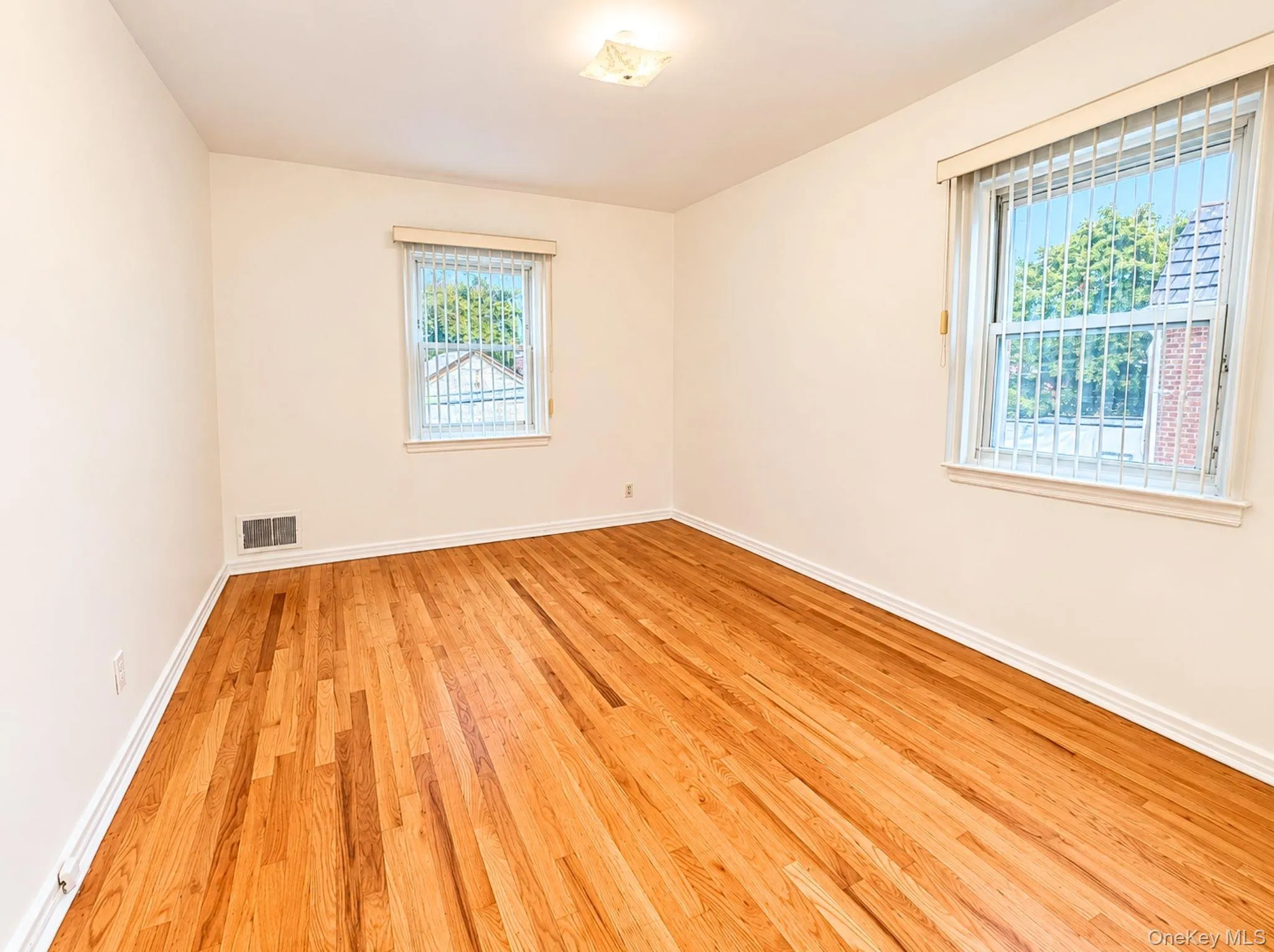 73-27 198th Street, New York, NY, 2 Bedrooms Bedrooms, 5 Rooms Rooms,1 BathroomBathrooms,Residential Lease,For Rent,198th,0,1056362 73-27 198th Street, New York, NY, 2 Bedrooms Bedrooms, 5 Rooms Rooms,1 BathroomBathrooms,Residential Lease,For Rent,198th,0,1056362