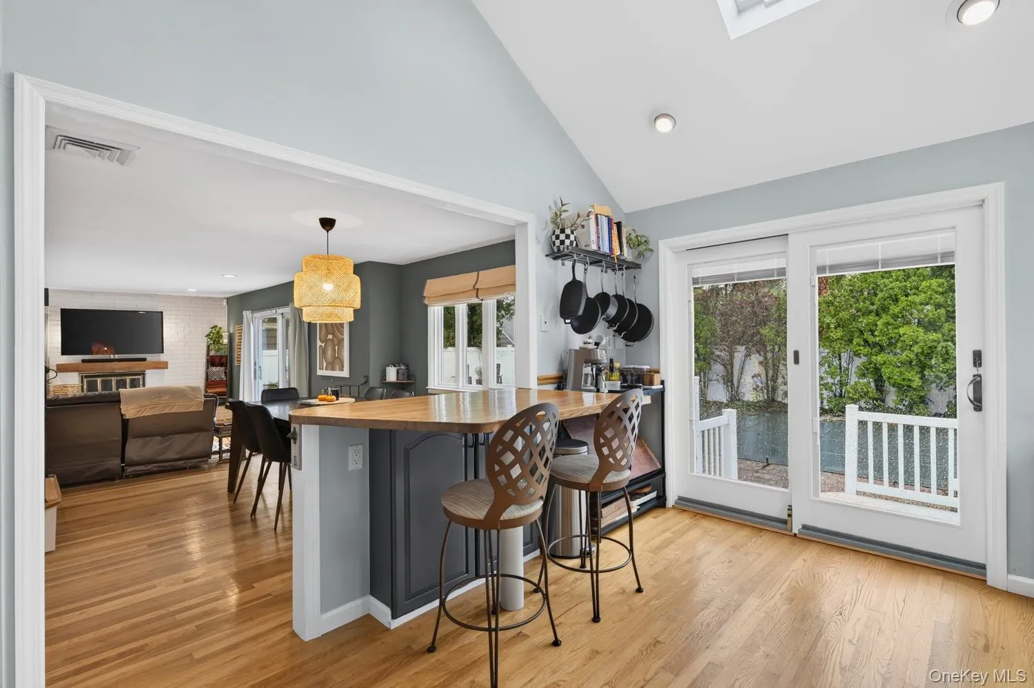 39 Drohan Street, Huntington, NY, 4 Bedrooms Bedrooms, 8 Rooms Rooms,2 BathroomsBathrooms,Residential,For Rent,Drohan,0,1056376 39 Drohan Street, Huntington, NY, 4 Bedrooms Bedrooms, 8 Rooms Rooms,2 BathroomsBathrooms,Residential,For Rent,Drohan,0,1056376