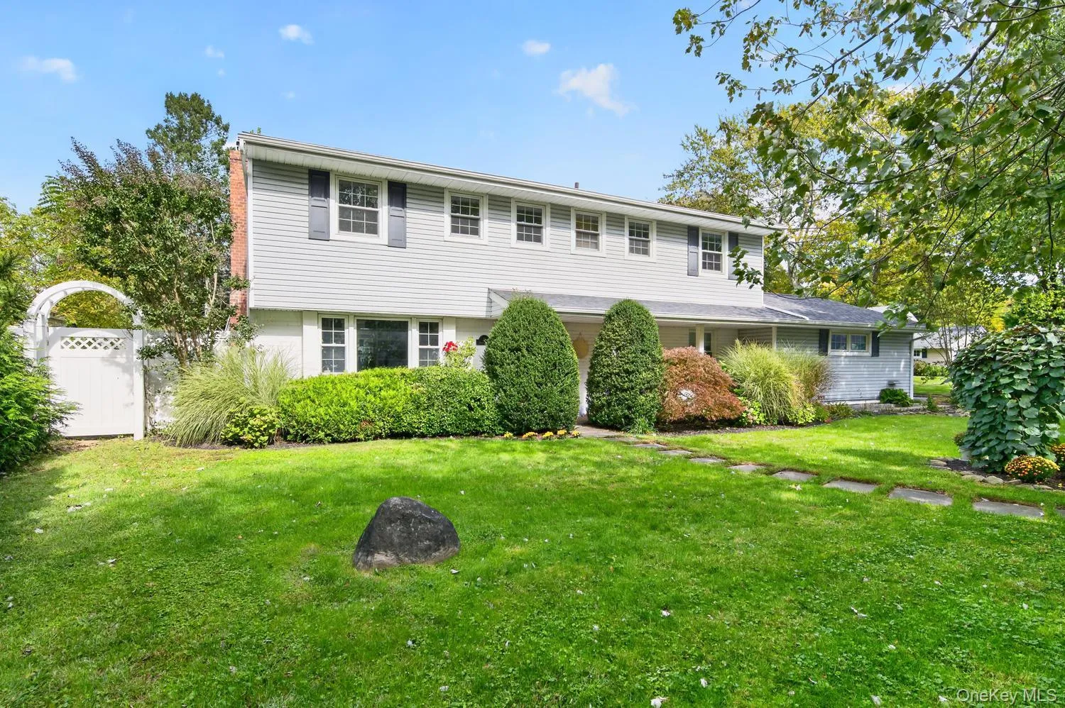 39 Drohan Street, Huntington, NY, 4 Bedrooms Bedrooms, 8 Rooms Rooms,2 BathroomsBathrooms,Residential,For Rent,Drohan,0,1056376 39 Drohan Street, Huntington, NY, 4 Bedrooms Bedrooms, 8 Rooms Rooms,2 BathroomsBathrooms,Residential,For Rent,Drohan,0,1056376
