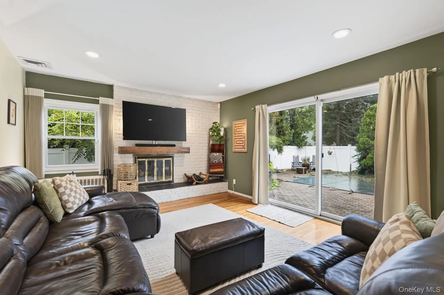 39 Drohan Street, Huntington, NY, 4 Bedrooms Bedrooms, 8 Rooms Rooms,2 BathroomsBathrooms,Residential,For Rent,Drohan,0,1056376 39 Drohan Street, Huntington, NY, 4 Bedrooms Bedrooms, 8 Rooms Rooms,2 BathroomsBathrooms,Residential,For Rent,Drohan,0,1056376