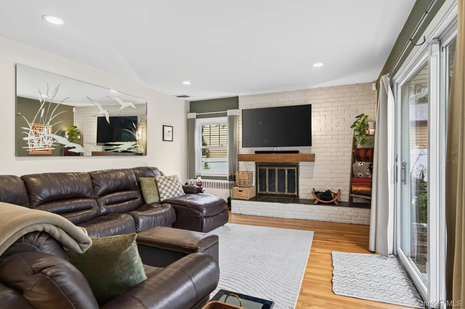 39 Drohan Street, Huntington, NY, 4 Bedrooms Bedrooms, 8 Rooms Rooms,2 BathroomsBathrooms,Residential,For Rent,Drohan,0,1056376 39 Drohan Street, Huntington, NY, 4 Bedrooms Bedrooms, 8 Rooms Rooms,2 BathroomsBathrooms,Residential,For Rent,Drohan,0,1056376