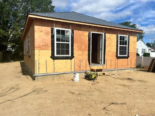 55 Corsica Street, Babylon, NY, 3 Bedrooms Bedrooms, 5 Rooms Rooms,2 BathroomsBathrooms,Residential,For Rent,Corsica,0,1056378 55 Corsica Street, Babylon, NY, 3 Bedrooms Bedrooms, 5 Rooms Rooms,2 BathroomsBathrooms,Residential,For Rent,Corsica,0,1056378